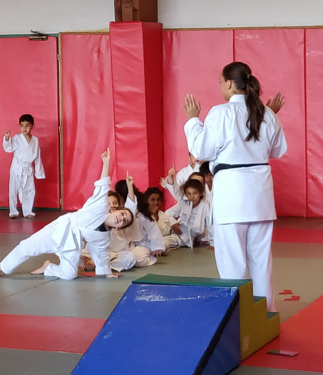 Cours de karaté enfants au KCVO